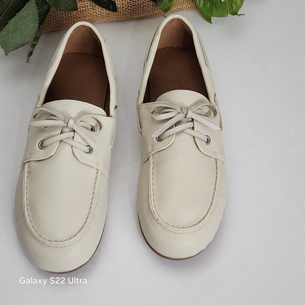 Universal Thread Cream Lace-Up Pebbled Leather Loafers